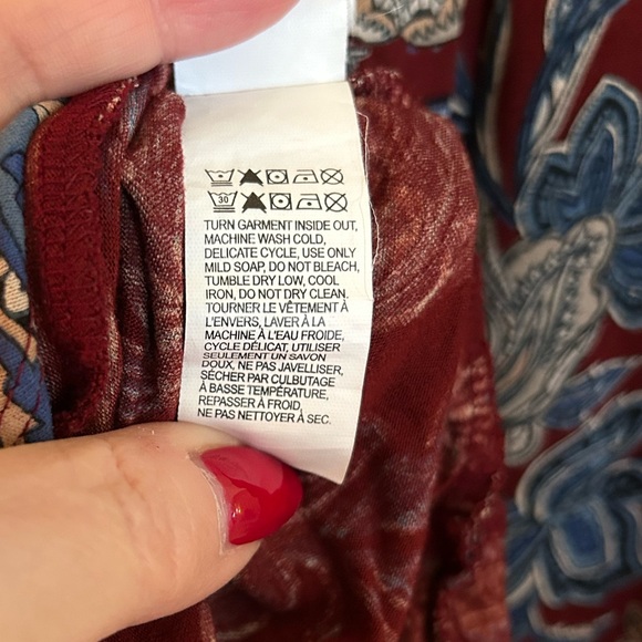 Lucky Brand Blouse Women’s Size XL Burgundy Flowers 100%Viscose Long Sleeve. - Picture 9 of 9